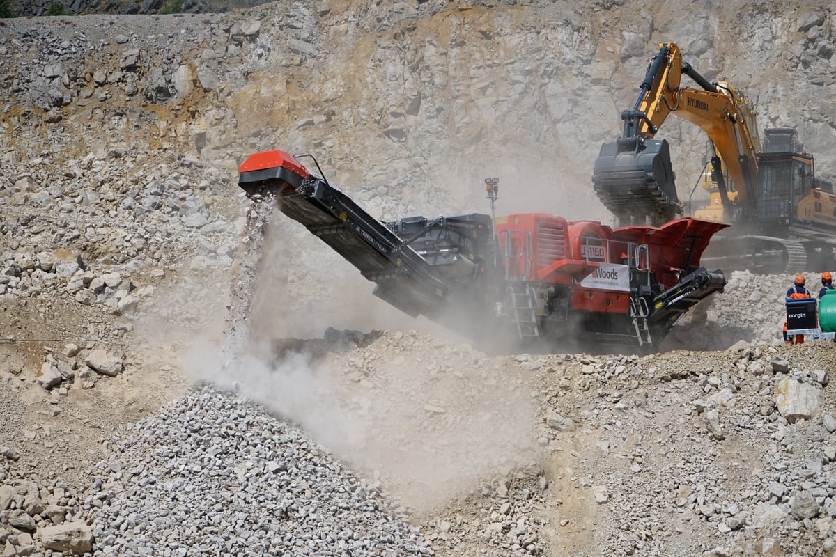 dry-bulk-solids-handling-crushing-and-screening-application
